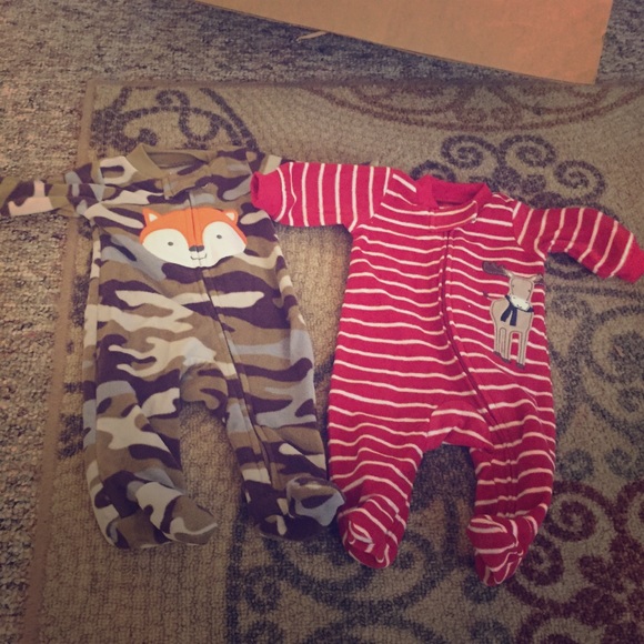 Carters onesie size Newborn