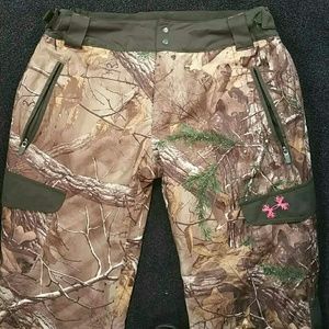 Woman's UA camo hunting pants