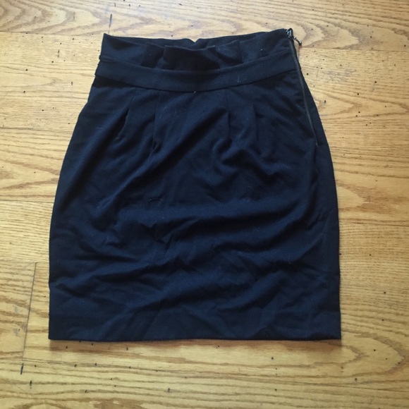 Banana Republic Pencil skirt with cute ruffle - Picture 1 of 1