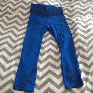 SOLD! Lululemon Run Inspire Crop size 4