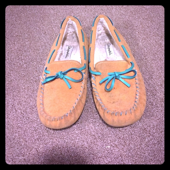 Aeropostale Shoes - Aero slippers