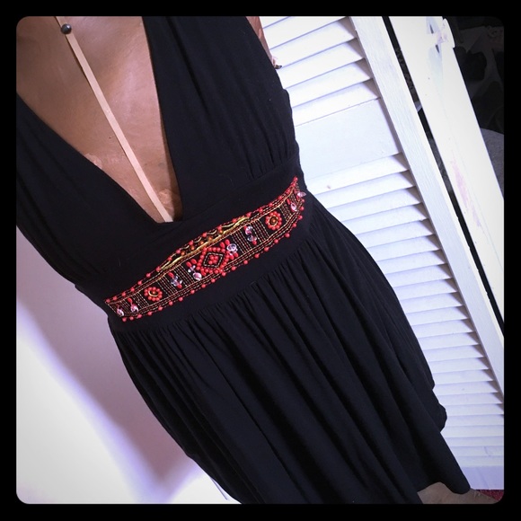 Dresses & Skirts - Black dress w beaded accents & crisscross back