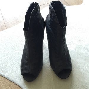 Cynthia Vincent High-heel peep toe ankle boots
