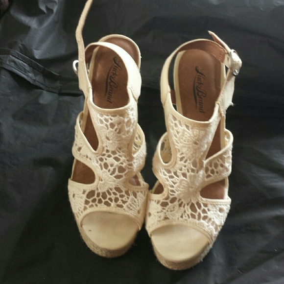 Lucky Brand Platforms off white, size 7