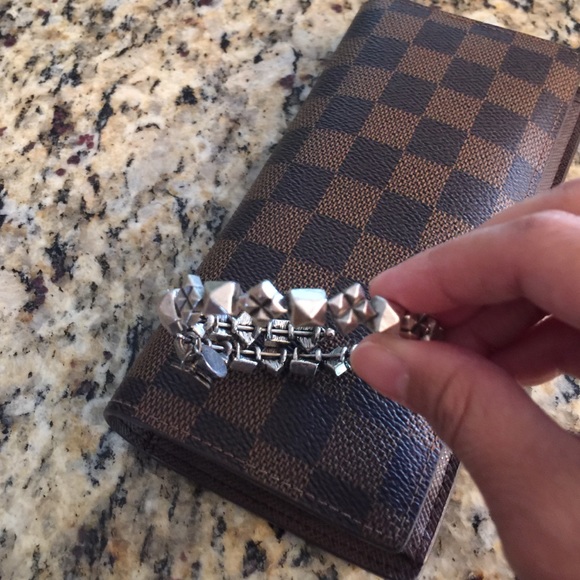 Sold - Picture 3 of 3