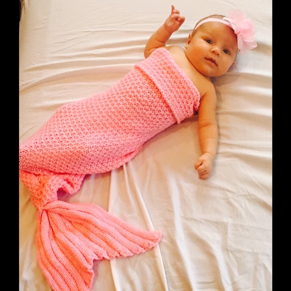 Baby Mermaid Rose Pink Tail Blanket - Picture 2 of 2