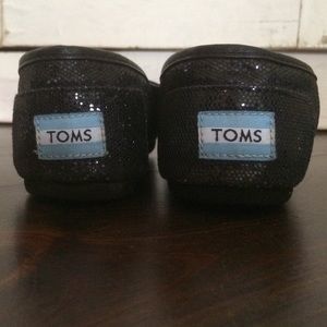 Toms