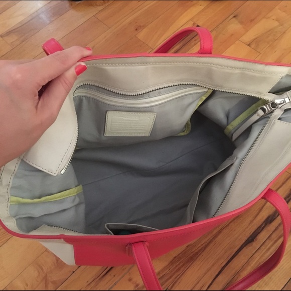 Coach purse - Picture 2 of 6