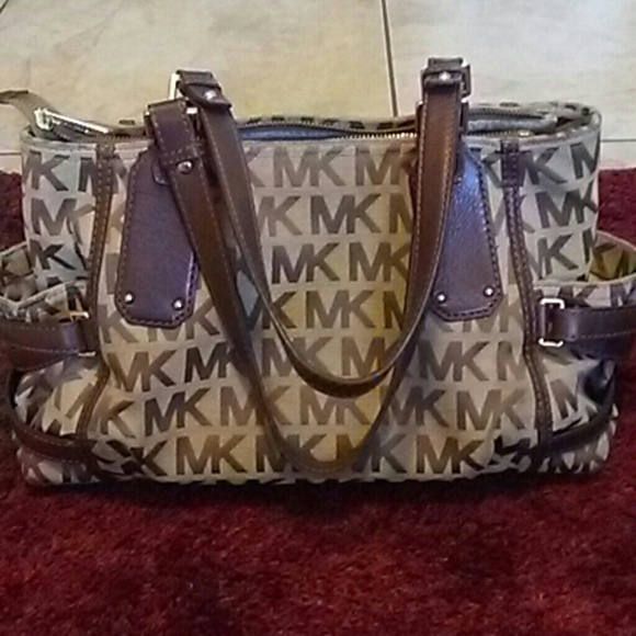 Michael Kors purse - Picture 3 of 4