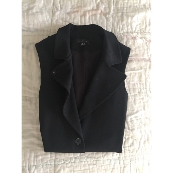 Ann Taylor Black Sleeveless Coat