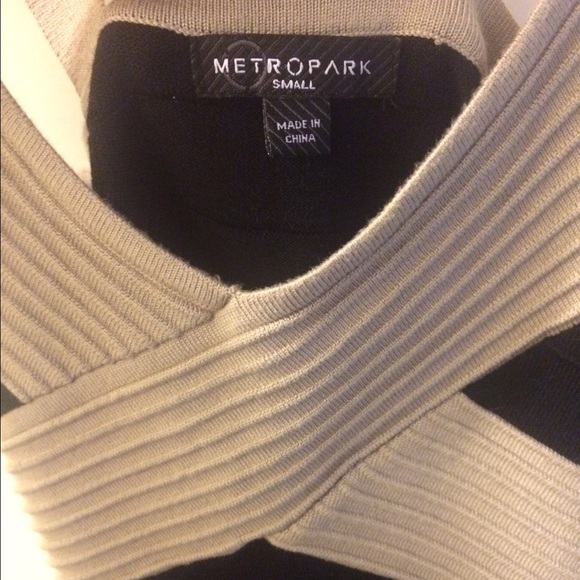 Metropark dress - Picture 3 of 4