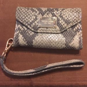 🌺MICHAEL KORS SMALL WALLET/WRISTLET