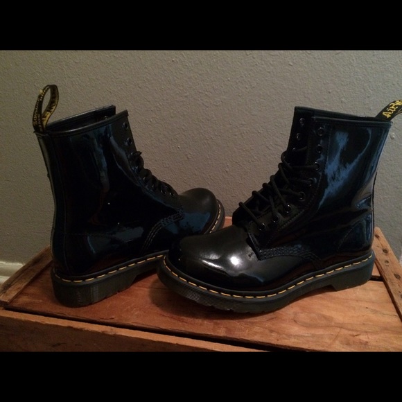 Never Worn! DOC MARTEN black patent ankle boots