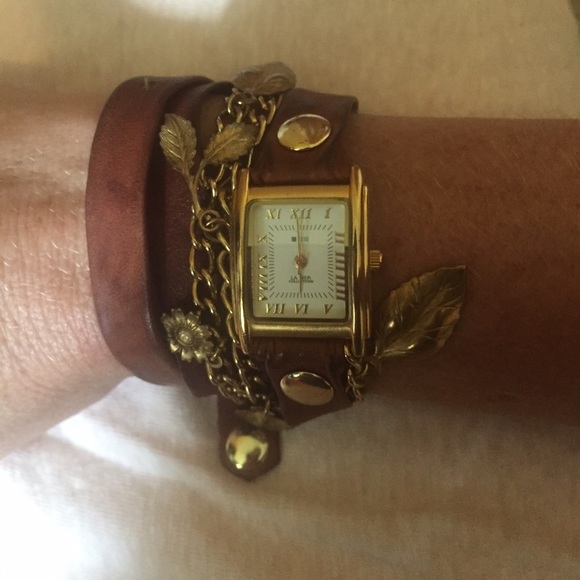 La mer leather " bracelet" watch