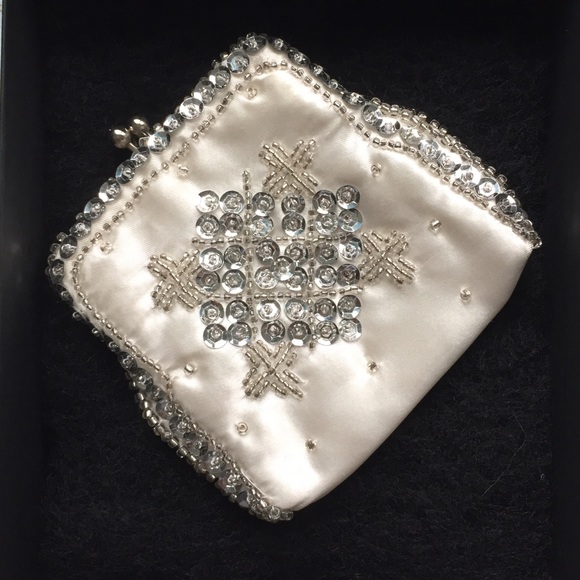 🚫SOLD🚫Vintage Coin Purse - Picture 1 of 2