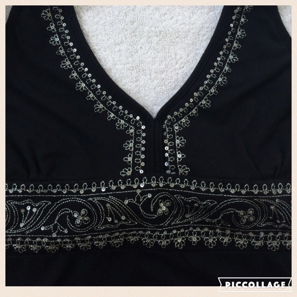 ✨a.n.a. Halter Top✨ - Picture 2 of 4