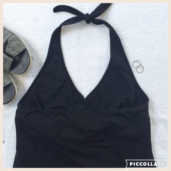 ✨a.n.a. Halter Top✨ - Picture 3 of 4