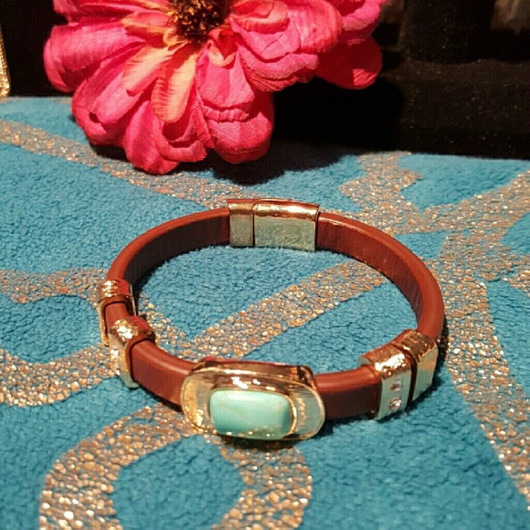 Leather and turquoise-like bracelet