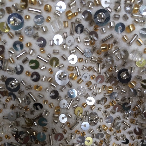 BEAUTIFUL dress with beading and luxurious fabrics - Picture 3 of 3