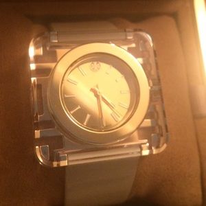 IZZIE WATCH, IVORY PATENT/GOLD, 36 X 36 MM