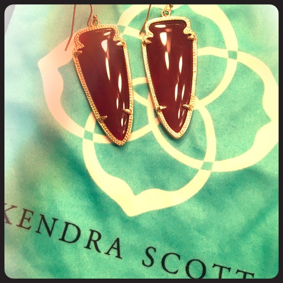 Kendra Scott Skylar earrings in Maroon