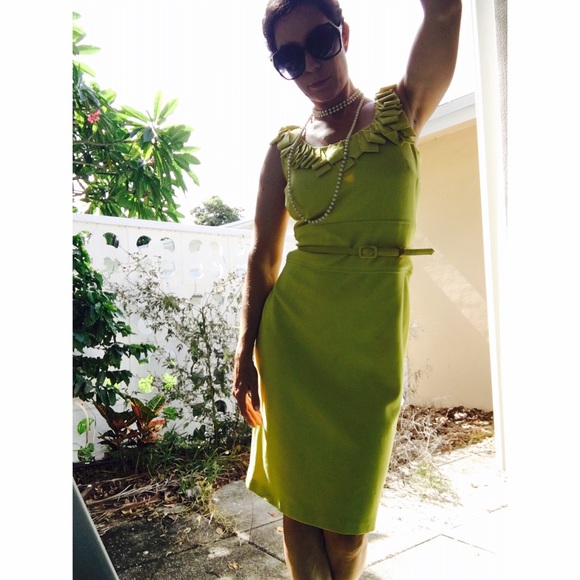 Yellow dress by Taylor - small - Picture 2 of 4