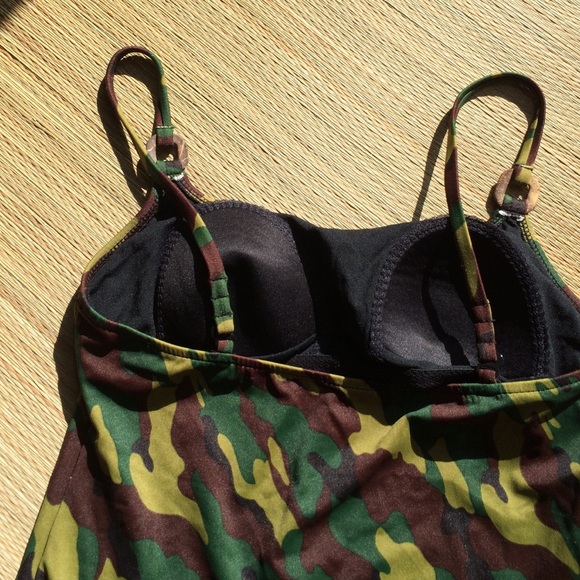Camouflage Tankini, so awesome. - Picture 3 of 4