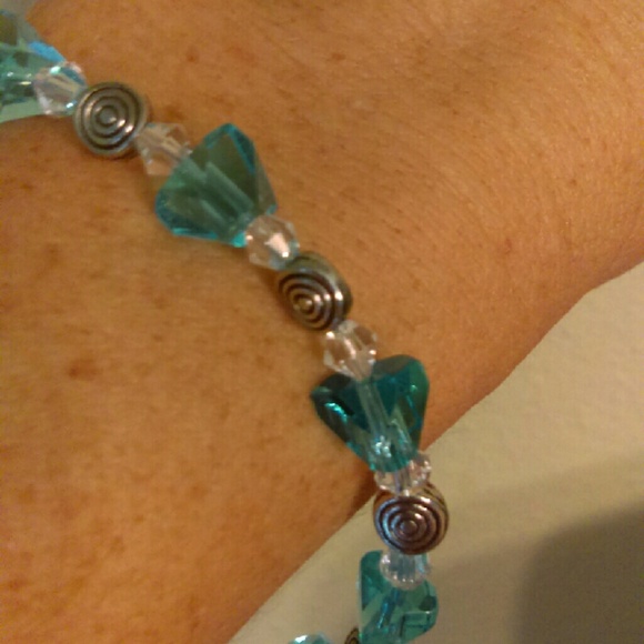 Handmade Beaded Bracelet Turquoise & Clear Crystal - Picture 2 of 3