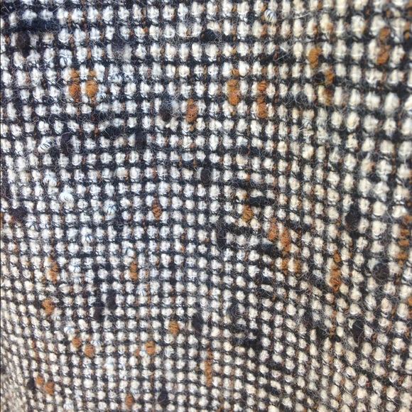 Mid length high waisted skirt - Picture 2 of 4