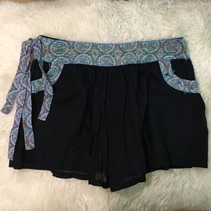 Free People Bohemia Embellished Shorts - Size 4 - Black