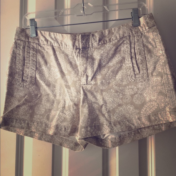 Gap patterned shorts