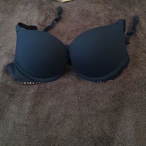 Blue VS pink bra!