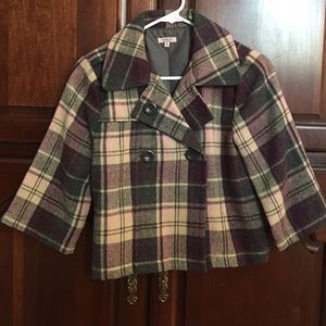 Cropped swing style three-quarter sleeve blazer