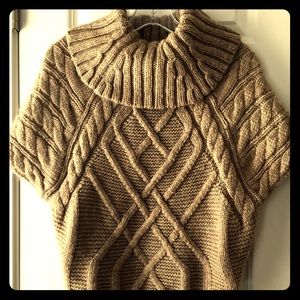 Ann Taylor Loft short sleeve sweater like new!