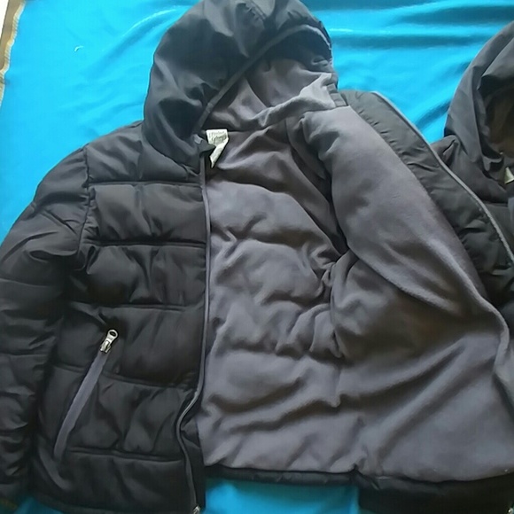 LOT OF 2 BOY'S HOODED WINTER COATS SIZE (S)6-7 - Picture 2 of 4