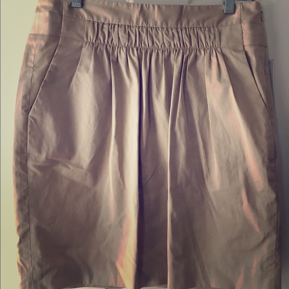 Banana Republic stretch khakhi skirt. Like new!