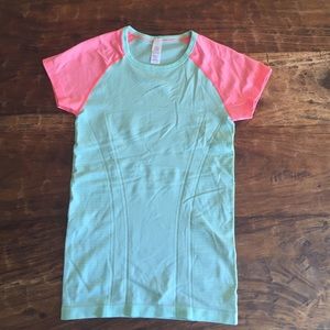 Girls Ivivva tech tee NWOT