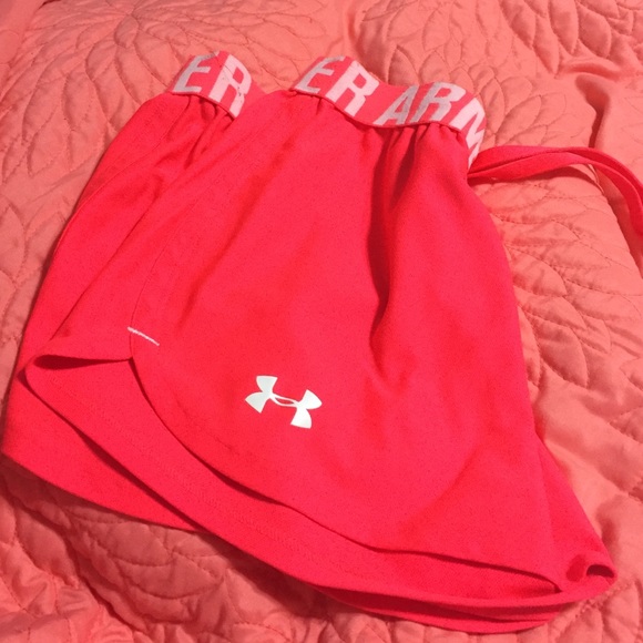 Loose fit active shorts