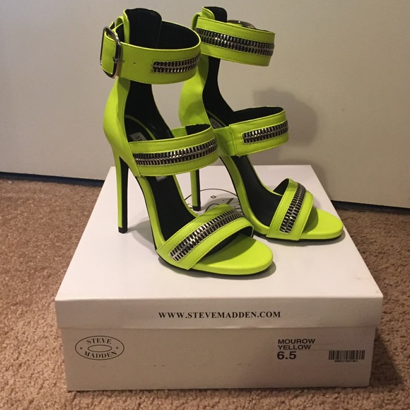 STEVE MADDEN MOUROW YELLOW SHOES