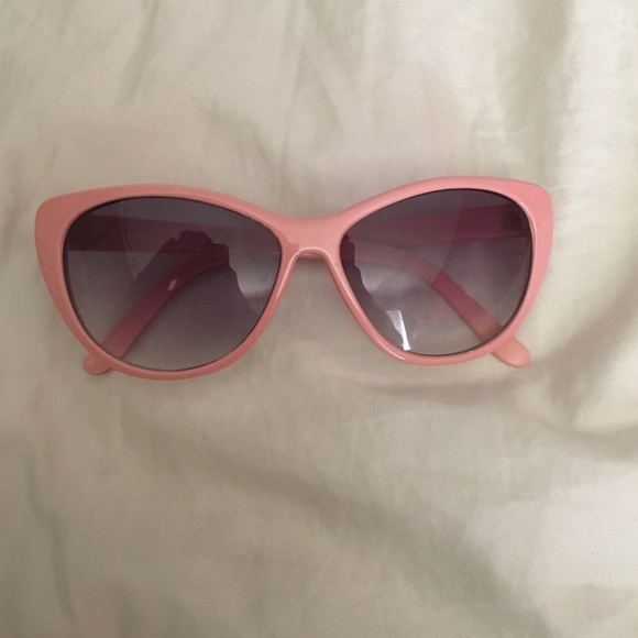 Vintage pink cat eye sunnies