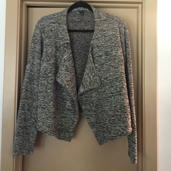 FLASH SALE!! Super cute Ann Taylor blazer