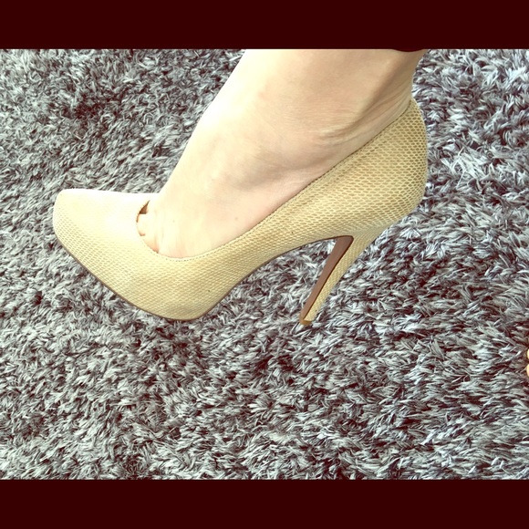 BCBGeneration Parade Platform Pumps Women's Shoes