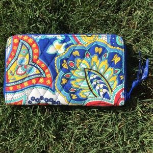 BNWOT Vera Bradley Accordion Wallet Marina Paisley