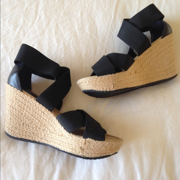 Kenneth Cole Reaction Wedges - Picture 2 of 4