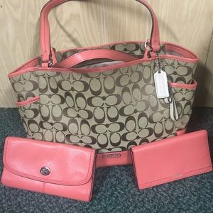 Pink coach bag with wallet and checkbook pocket