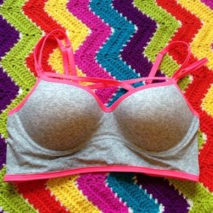 Slightly padded/push up Pink bra! Size Large!
