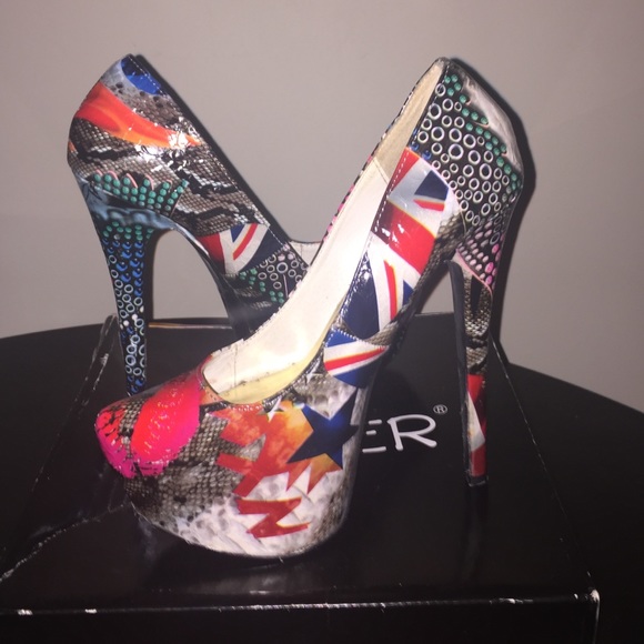 Multi color Pumps