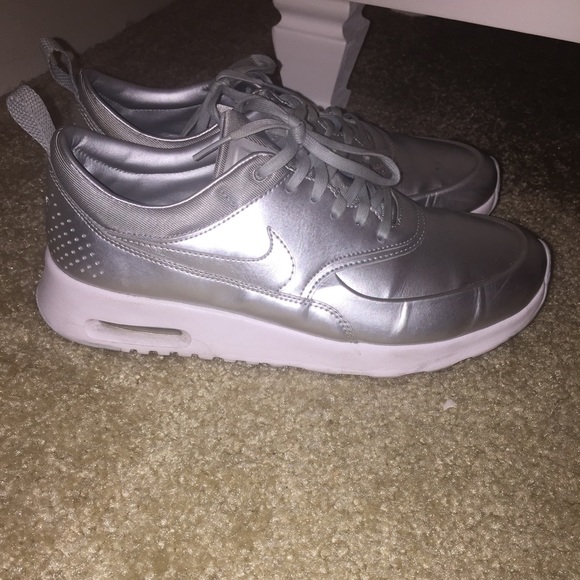 Nike Shoes - NIKE SHOES
