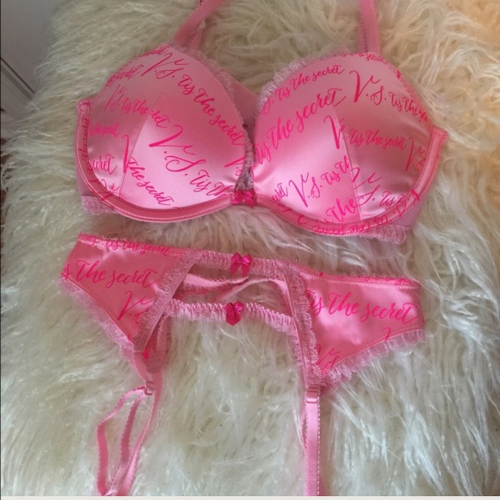 Victoria Secret lingerie set w/ matching heels 💞