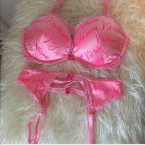 Victoria Secret lingerie set w/ matching heels 💞